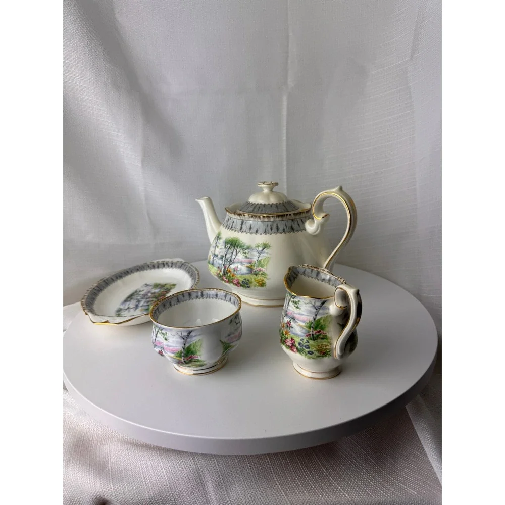 Royal Albert beautiful vintage